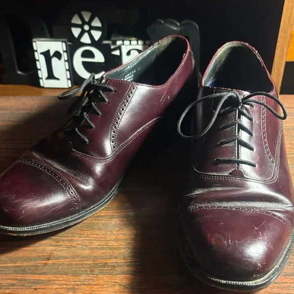 Bostonian Dark Burgundy Men's Oxfords - Picture 11 of 11